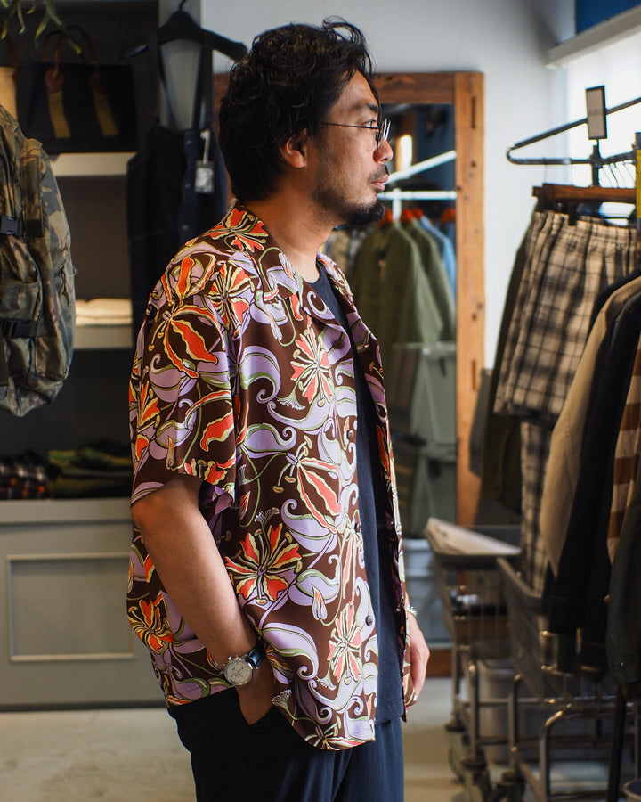 SUN SURF SS39619 / RAYON HAWAIIAN SHIRT “SPIDER LILY” Brown
