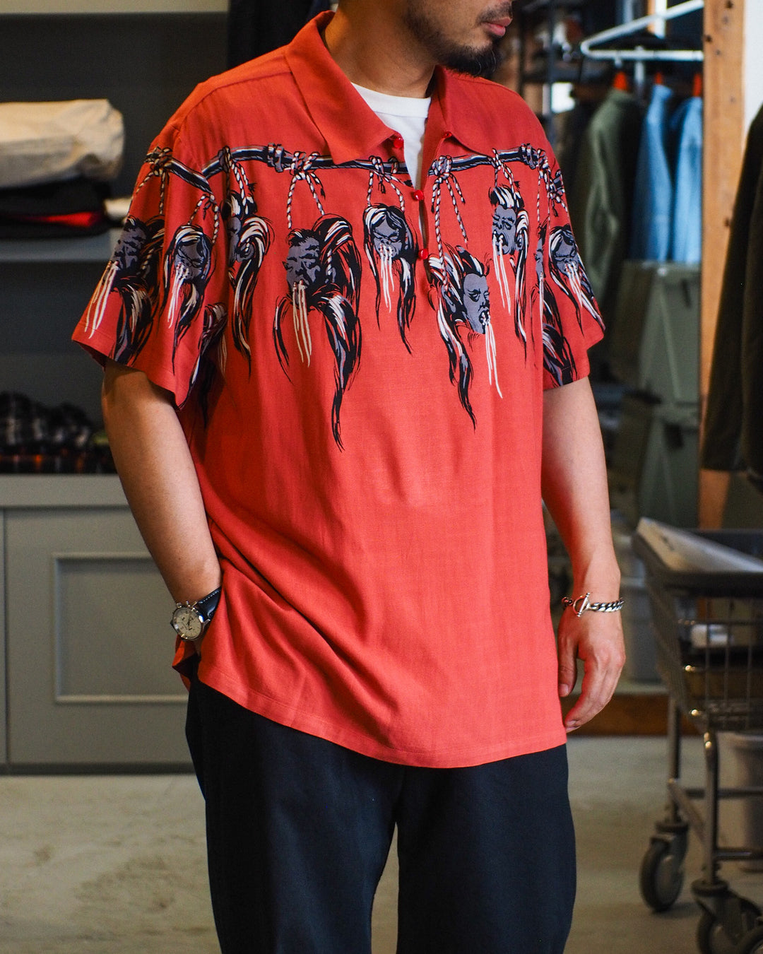 STAR OF HOLLYWOOD SH39704 / HOPSACK RAYON PULLOVER “SHRUNKEN HEAD” RED