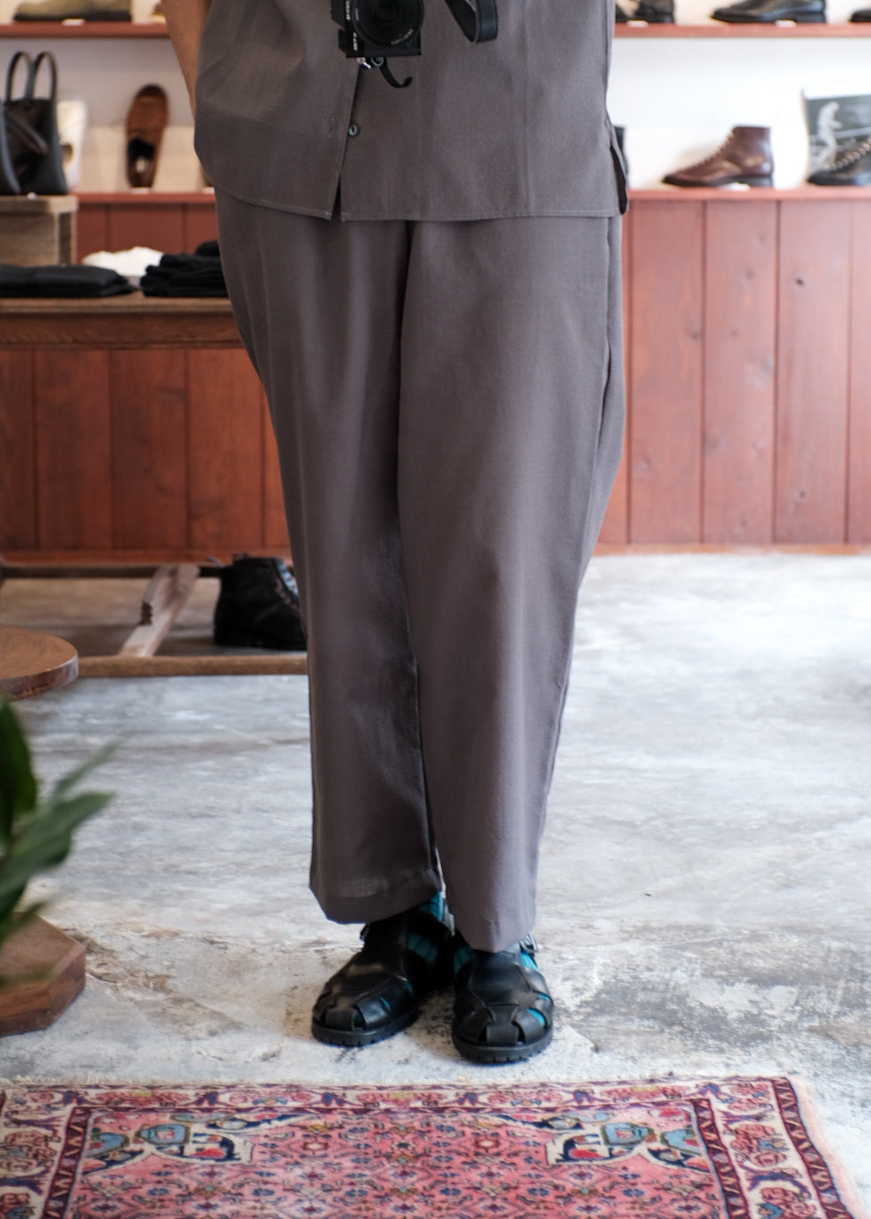 【PATHLOW】MANUAL ALPHABET RICH BUTCHER WIDE EASY PANTS GREY