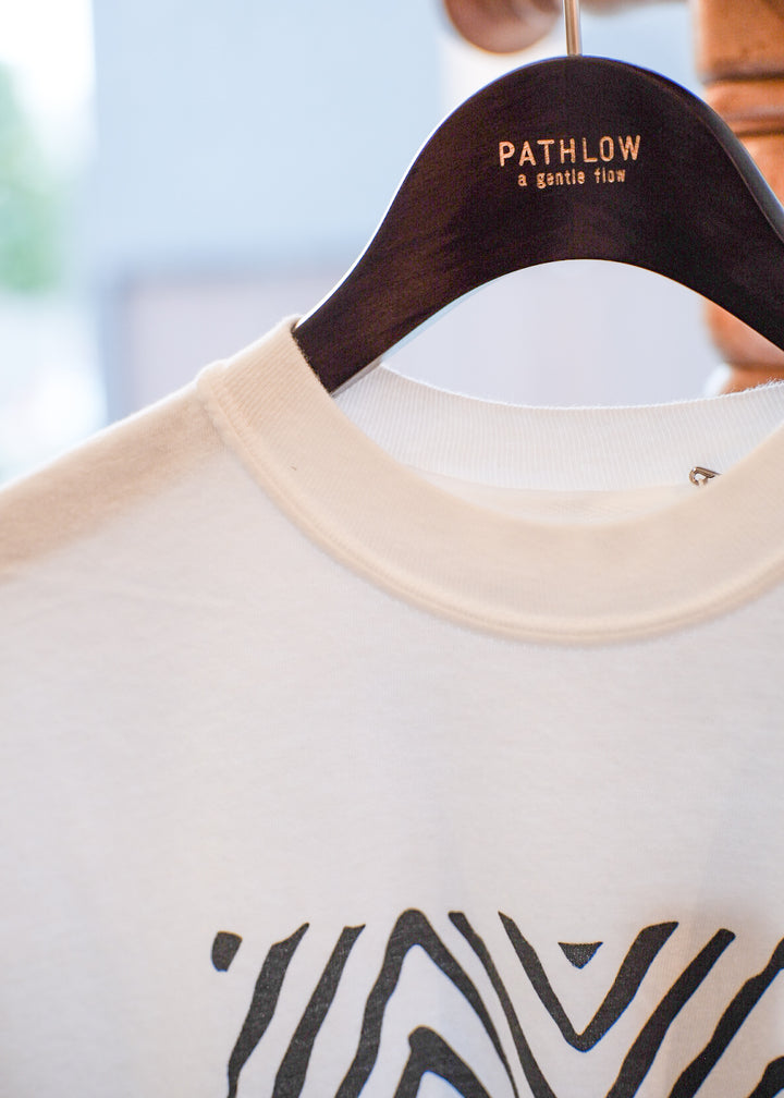 【PATHLOW】PATHLOW LOGO print TEE WHITE