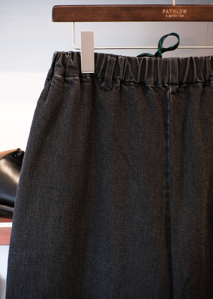 【PATHLOW】MANUAL ALPHABET 12oz BLACK DENIM EASY PANTS フェード加工
