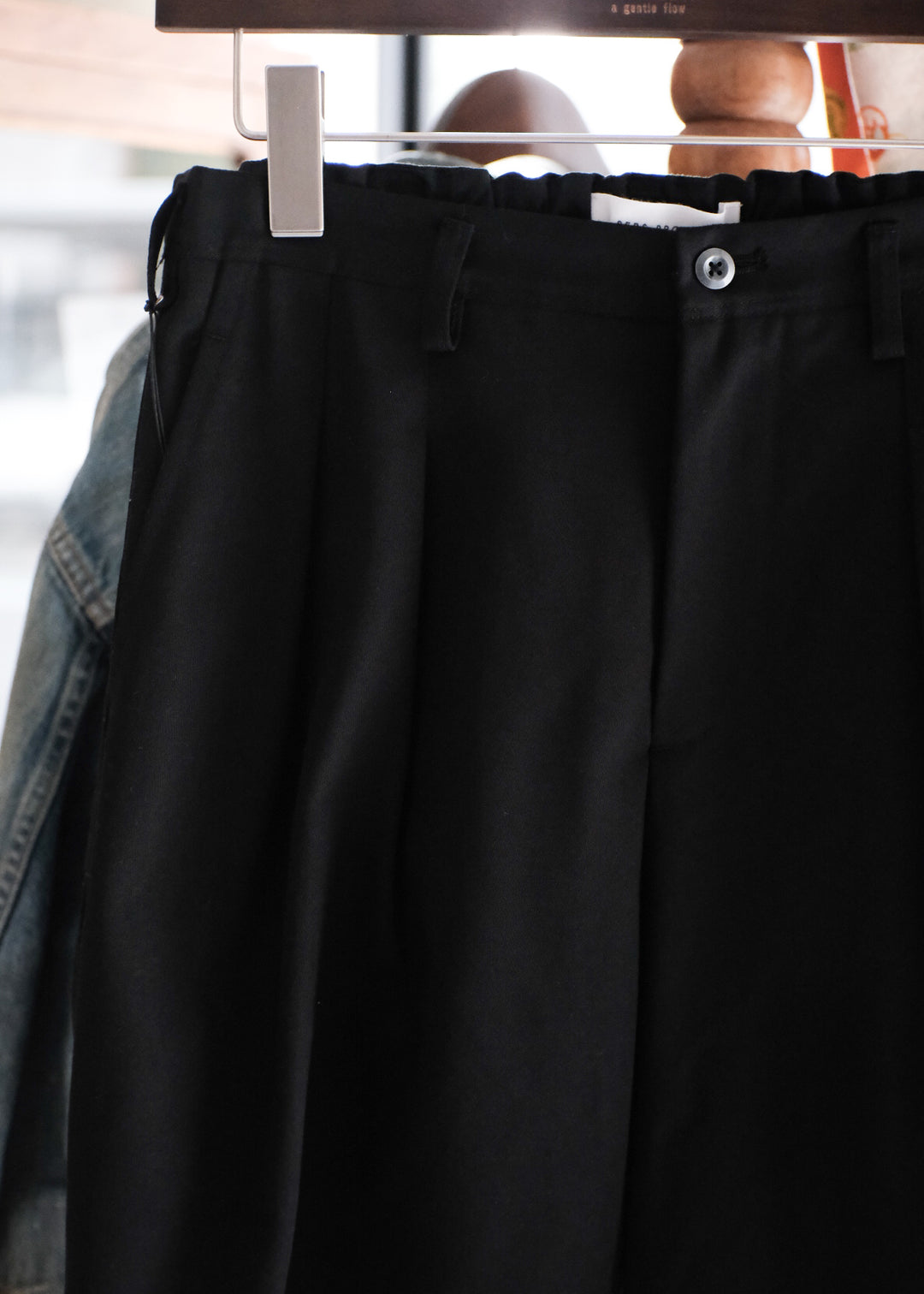 【PATHLOW】PERS PROJECTS パースプロジェクト JENS 2TUCK WIDE TROUSERS BLACK