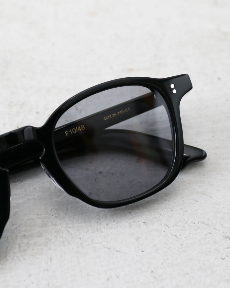 Few by New. F10/48 Black×Gray Lenses