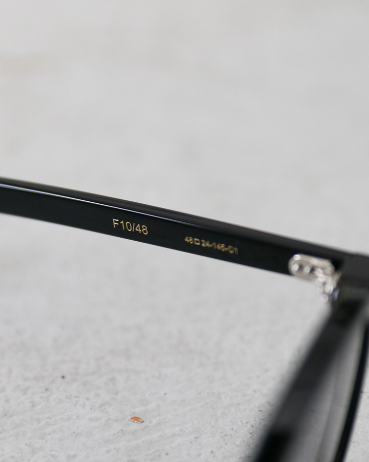 Few by New. F10/48 Black×Gray Lenses