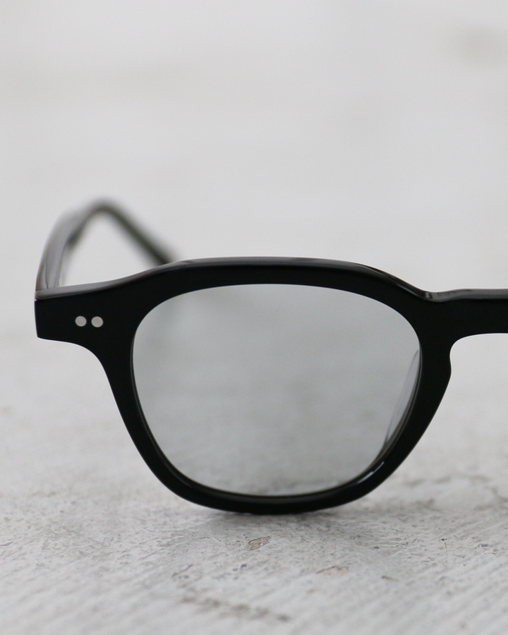 New. EDDIE Black×Light Grey Lenses