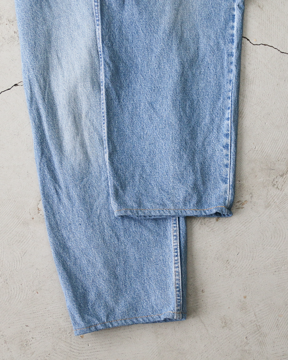 Used Levis 550 Remake Jeans 38-1