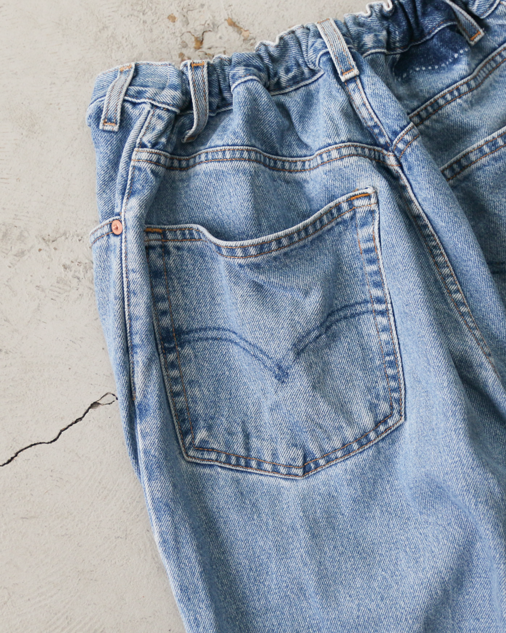 Used Levis 550 Remake Jeans 38-1