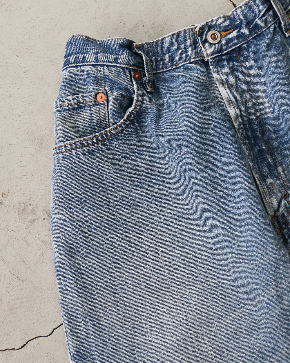 Used Levis 550 Remake Jeans 38-2
