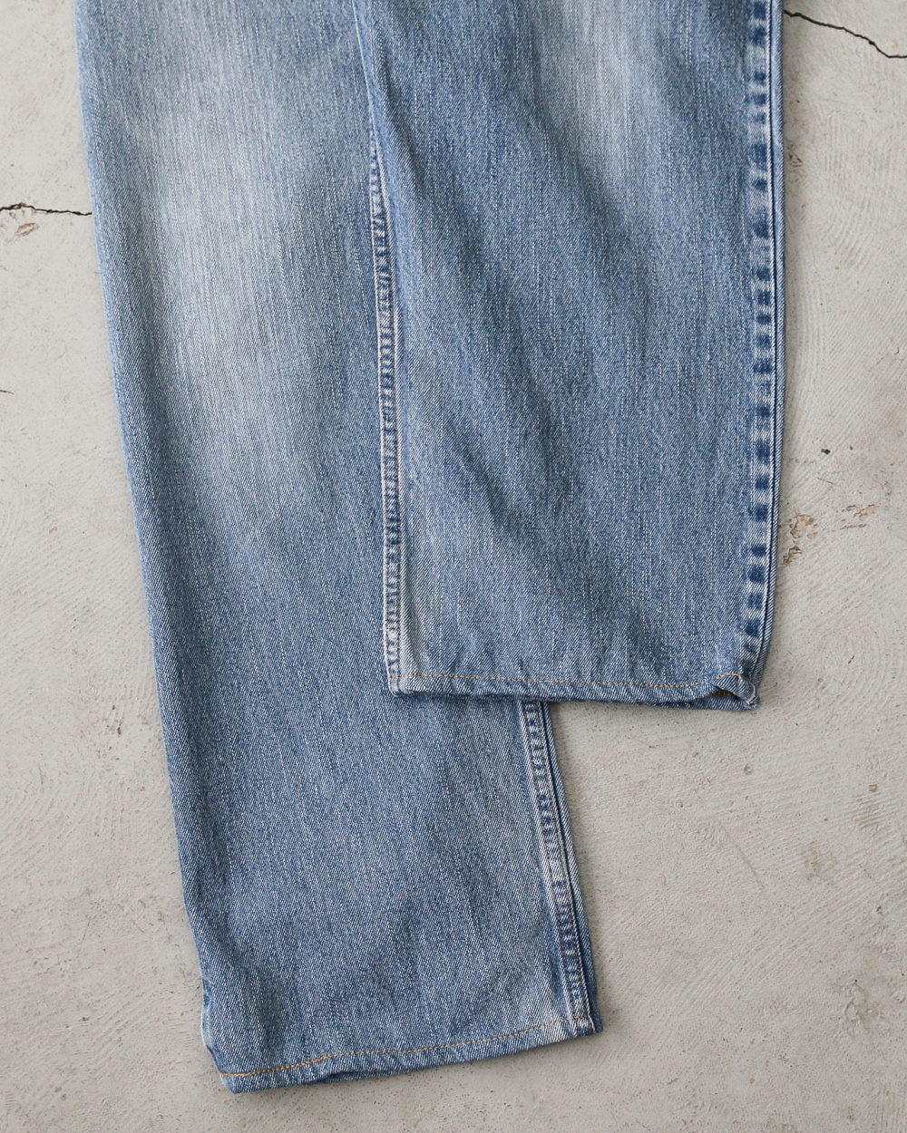 Used Levis 550 Remake Jeans 38-2