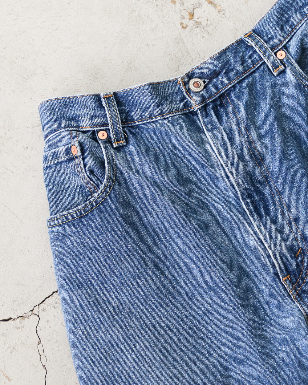 Used Levis 550 Remake Jeans 40-2