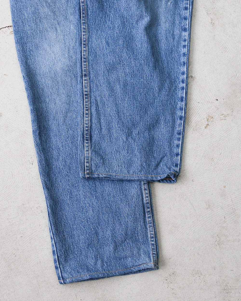 Used Levis 550 Remake Jeans 40-2