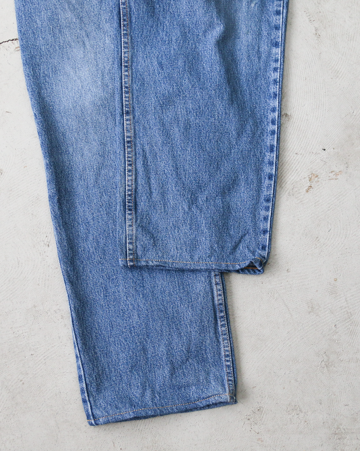 Used Levis 550 Remake Jeans 40-2