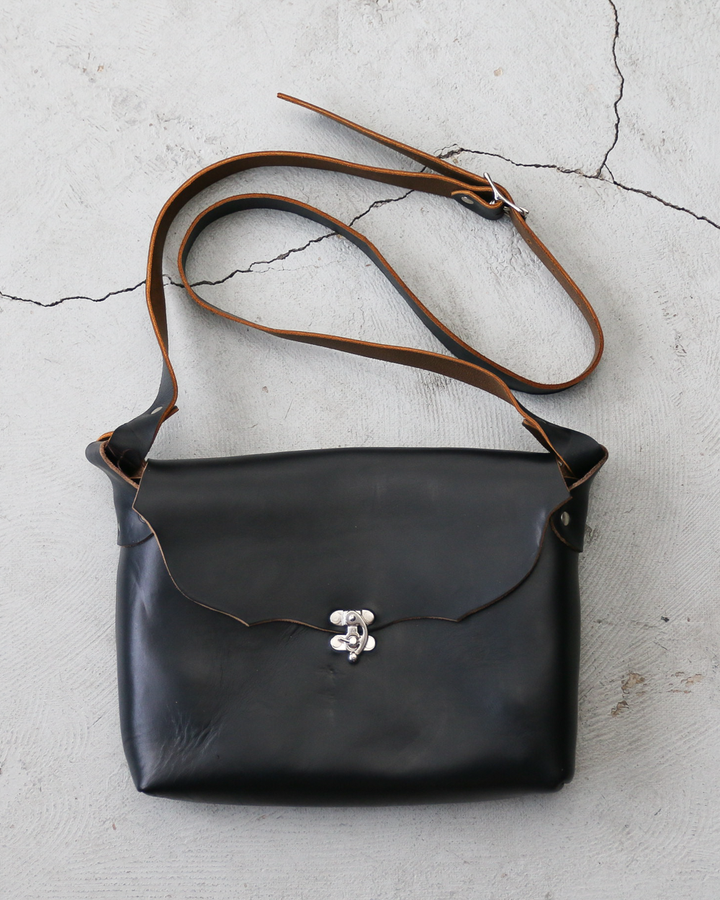 FERNAND LEATHER フェルナンドレザー iPad Latch Pouch Black