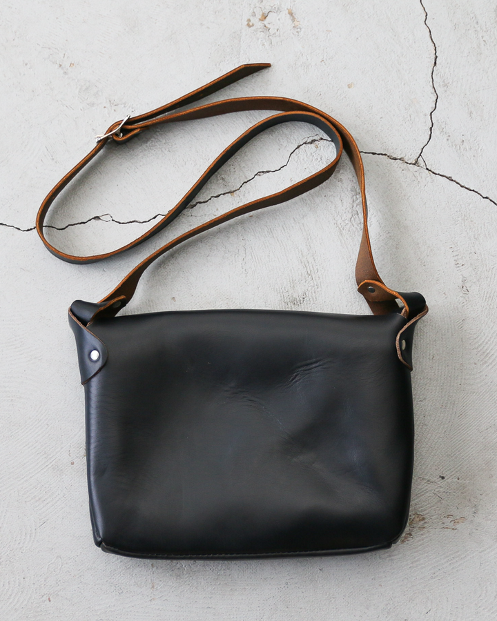 FERNAND LEATHER フェルナンドレザー iPad Latch Pouch Black
