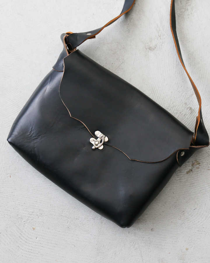 FERNAND LEATHER フェルナンドレザー iPad Latch Pouch Black