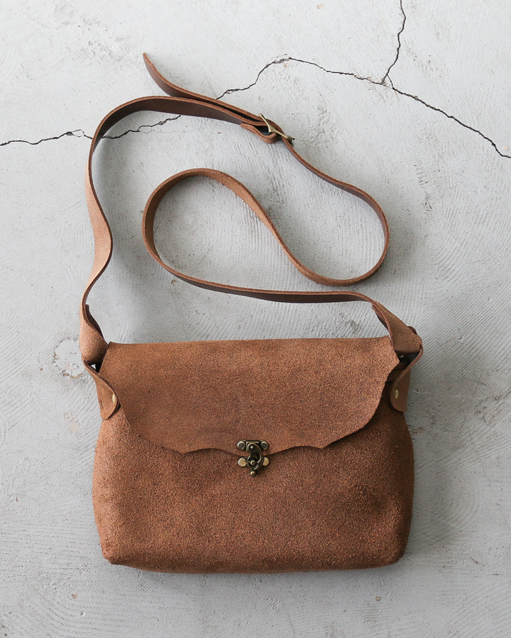 FERNAND LEATHER フェルナンドレザー iPad Latch Pouch Sand Suede