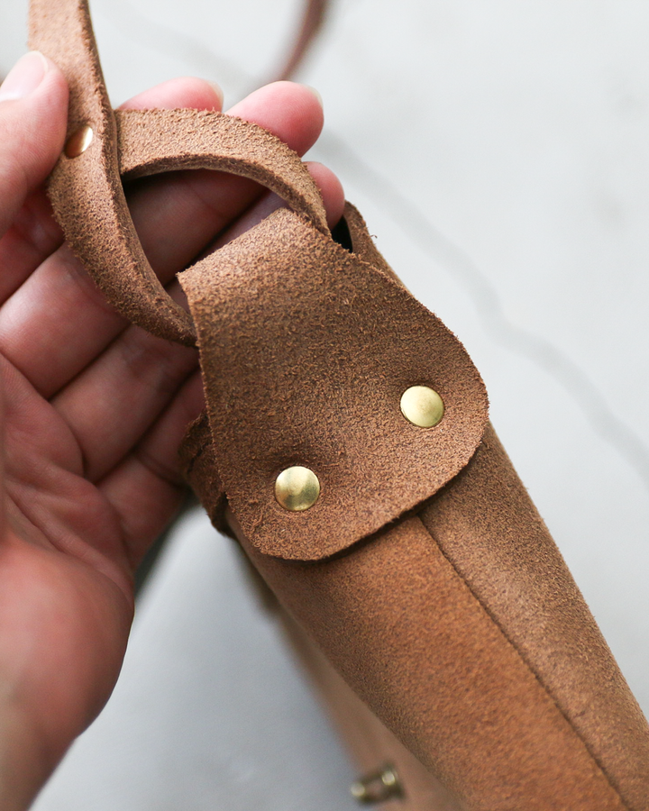 FERNAND LEATHER フェルナンドレザー Horizontal Latch Pouch Sand Suede