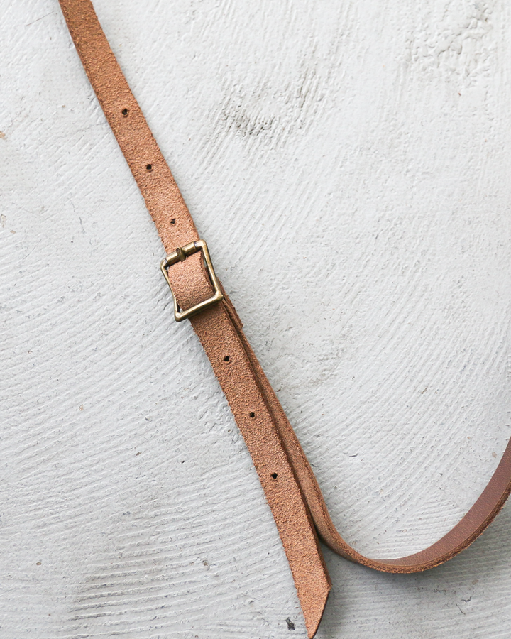 FERNAND LEATHER フェルナンドレザー Horizontal Latch Pouch Sand Suede