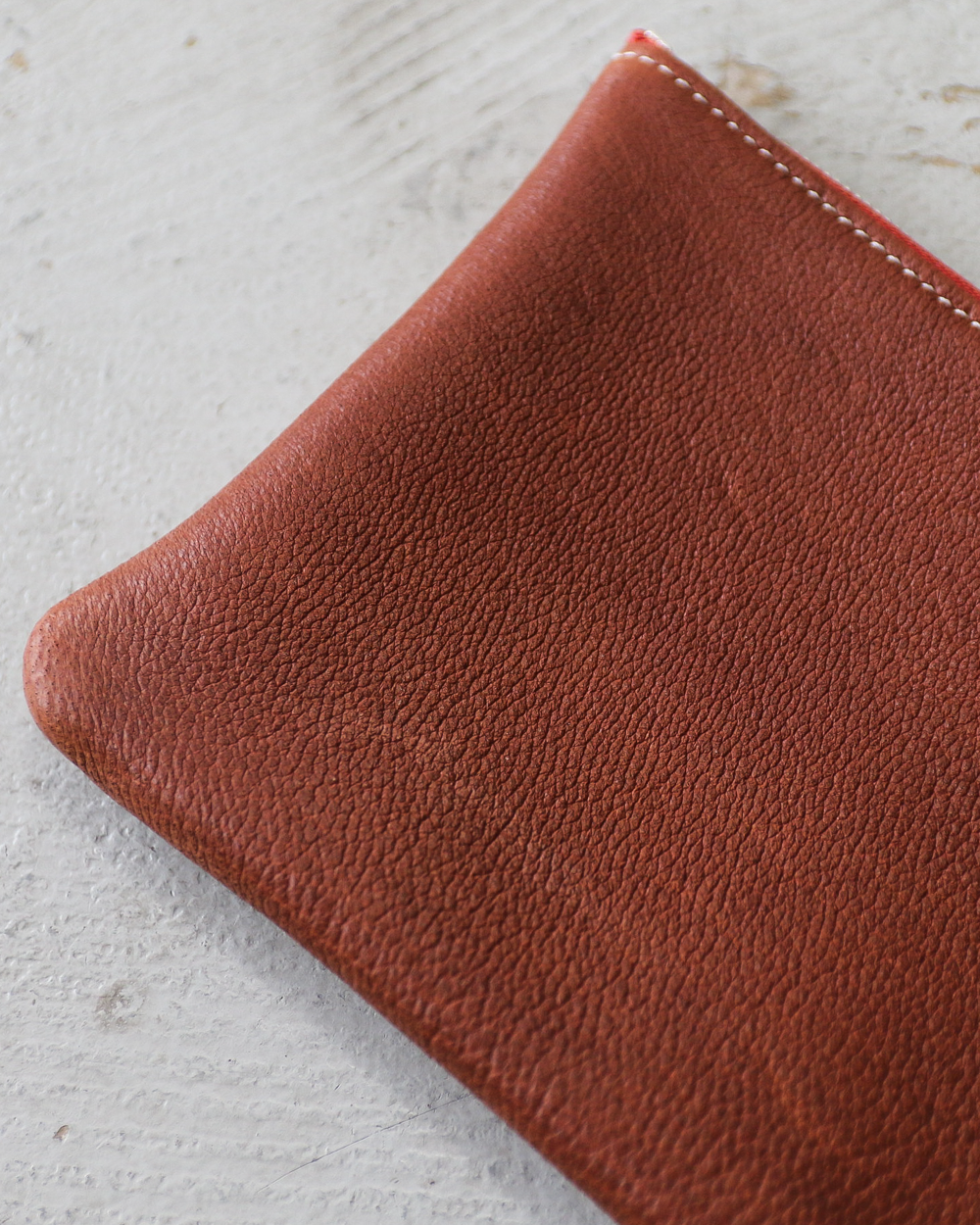 ITUAIS イトゥアイス DOESKIN LEATHER POUCH Brown