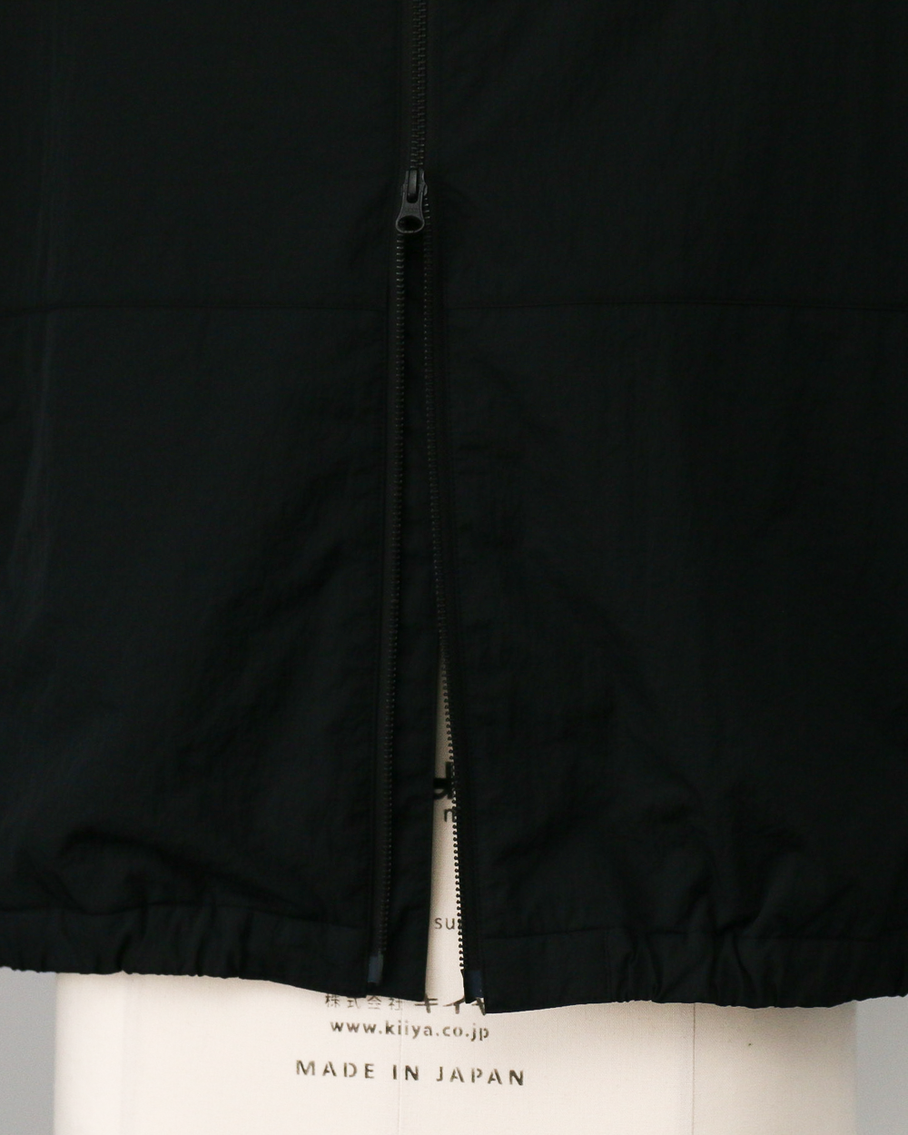 LAMOND ラモンド POCKETABLE NYLON BLOUSON Black