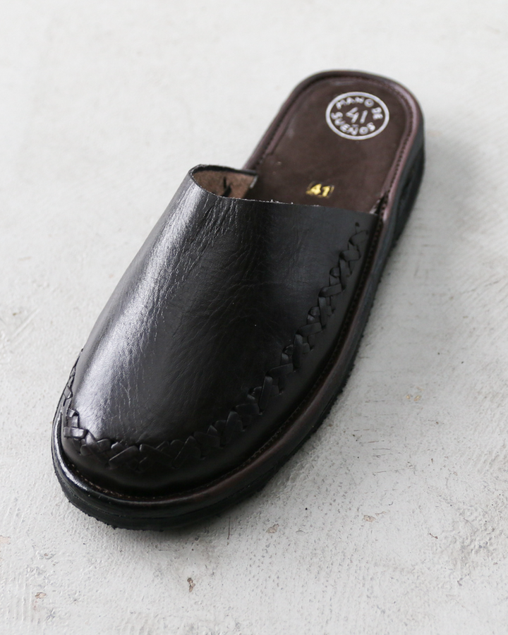 MANO DE SUENOS Leather Sandal QGUA