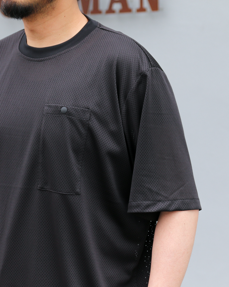 BURLAP OUTFITTER MESH POCKET TEE Black