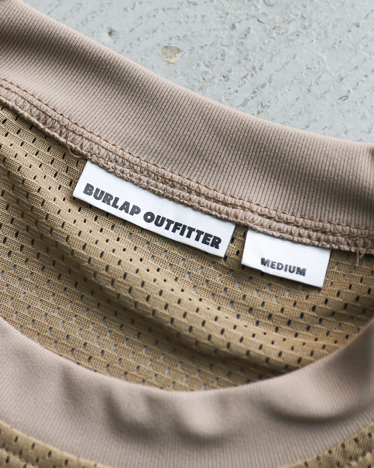 BURLAP OUTFITTER MESH POCKET TEE Khaki