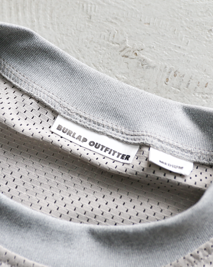BURLAP OUTFITTER MESH POCKET TEE Ash
