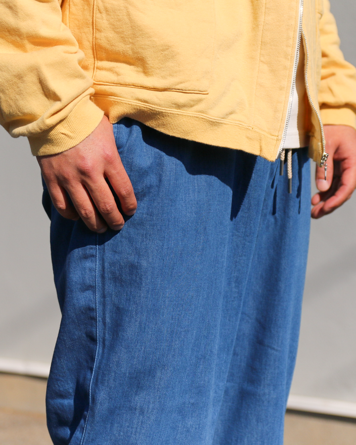 DELICIOUS デリシャス Light Denim Easy Pants Blue