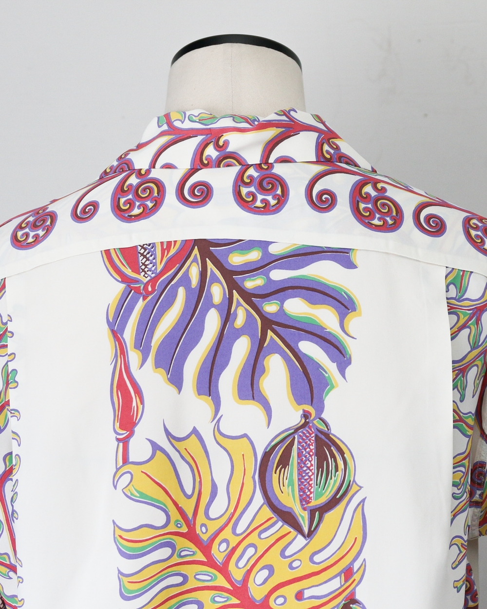 SUN SURF SS39622 RAYON HAWAIIAN SHIRT “MONSTERA BORDER”