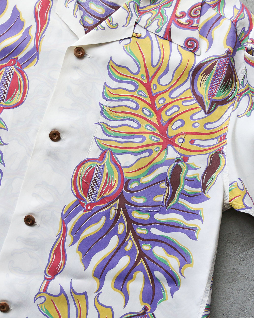 SUN SURF SS39622 RAYON HAWAIIAN SHIRT “MONSTERA BORDER”