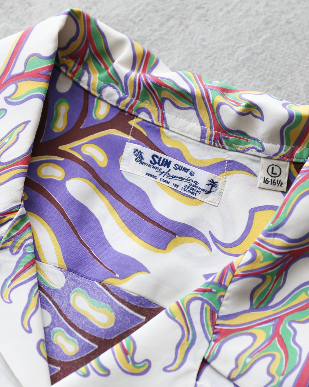 SUN SURF SS39622 RAYON HAWAIIAN SHIRT “MONSTERA BORDER”