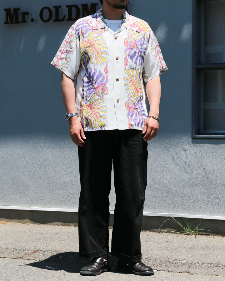 SUN SURF SS39622 RAYON HAWAIIAN SHIRT “MONSTERA BORDER”