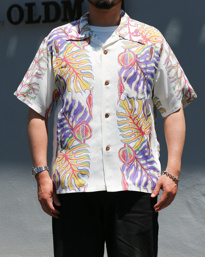 SUN SURF SS39622 RAYON HAWAIIAN SHIRT “MONSTERA BORDER”