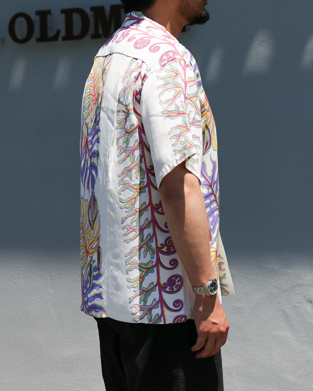 SUN SURF SS39622 RAYON HAWAIIAN SHIRT “MONSTERA BORDER”