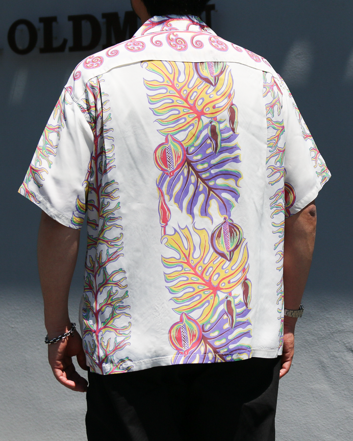 SUN SURF SS39622 RAYON HAWAIIAN SHIRT “MONSTERA BORDER”