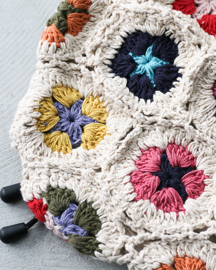 MacMahon Knitting Mills Pochette-Chain Flower White