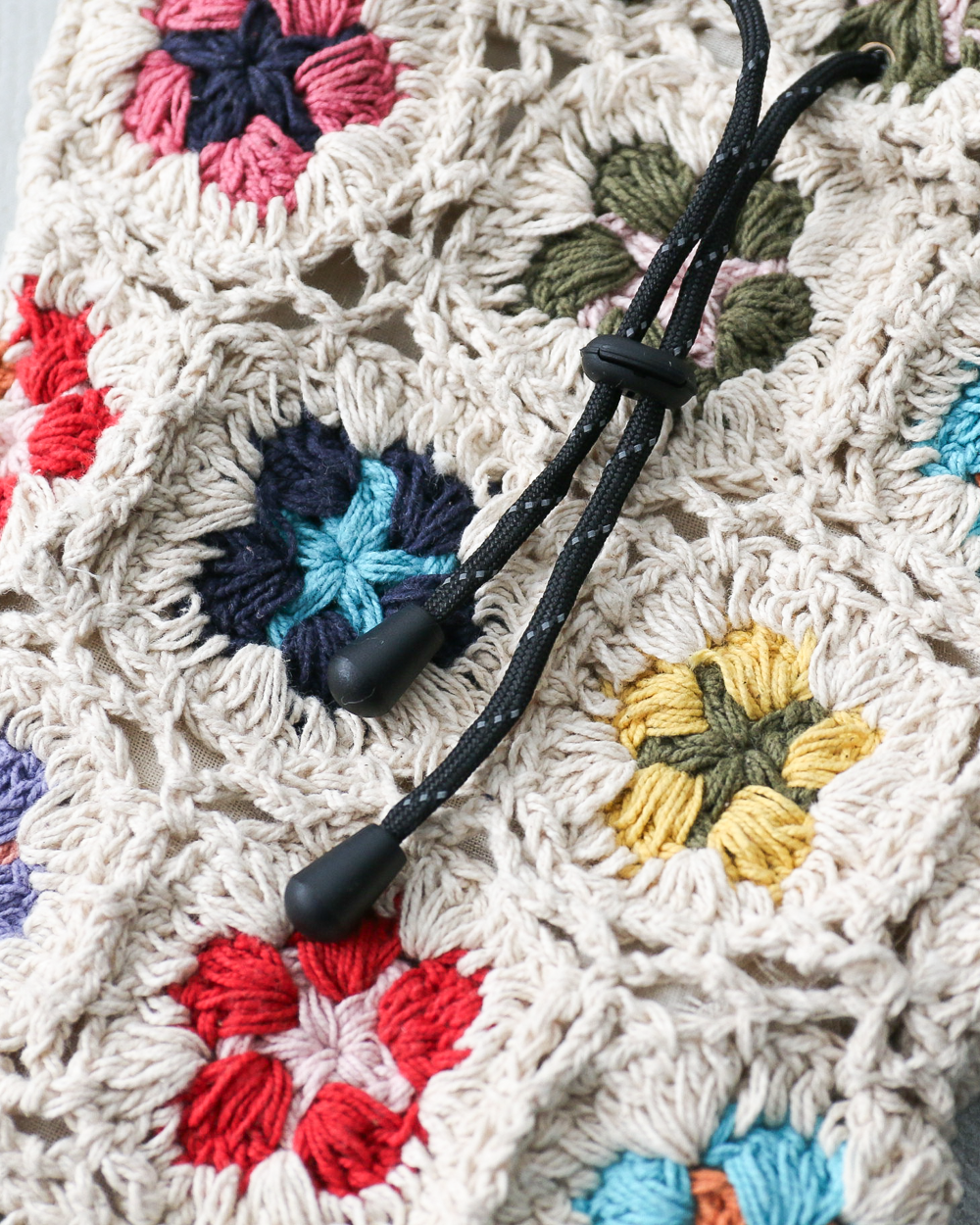 MacMahon Knitting Mills Pochette-Chain Flower White