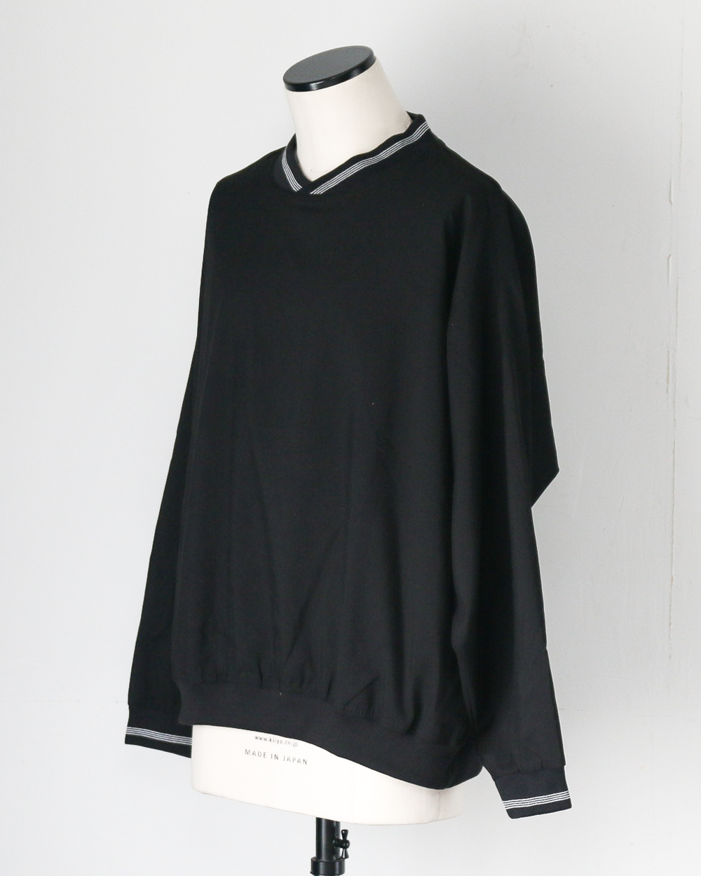 AKWA アクワ Microfiber Windshirt Cross Neck Pullover Black