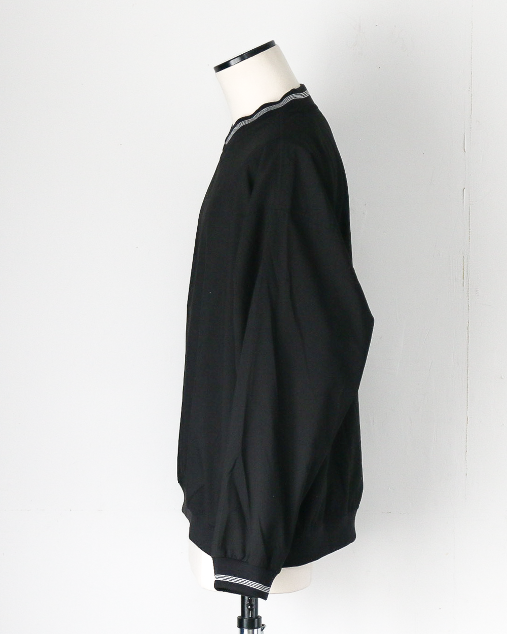 AKWA アクワ Microfiber Windshirt Cross Neck Pullover Black