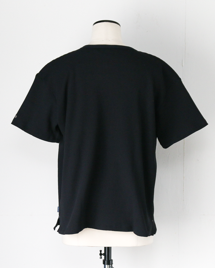 TURN ME ON Waffle Thermal Tee Black
