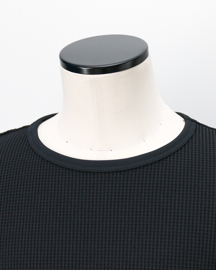 TURN ME ON Waffle Thermal Tee Black