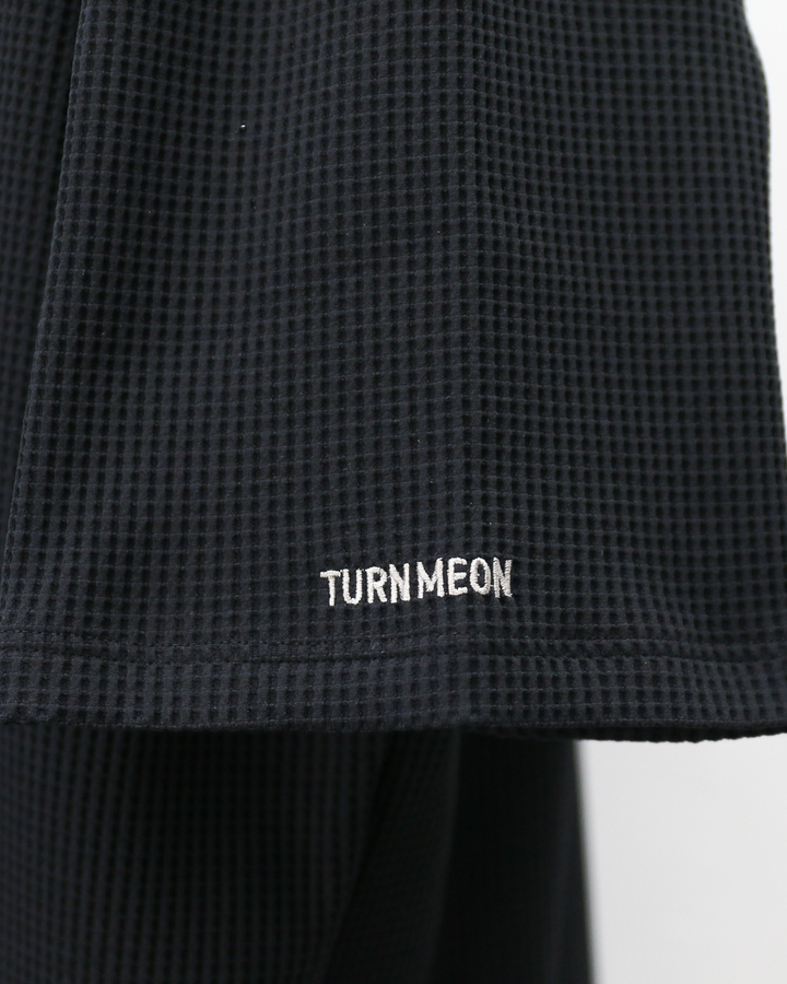 TURN ME ON Waffle Thermal Tee Black