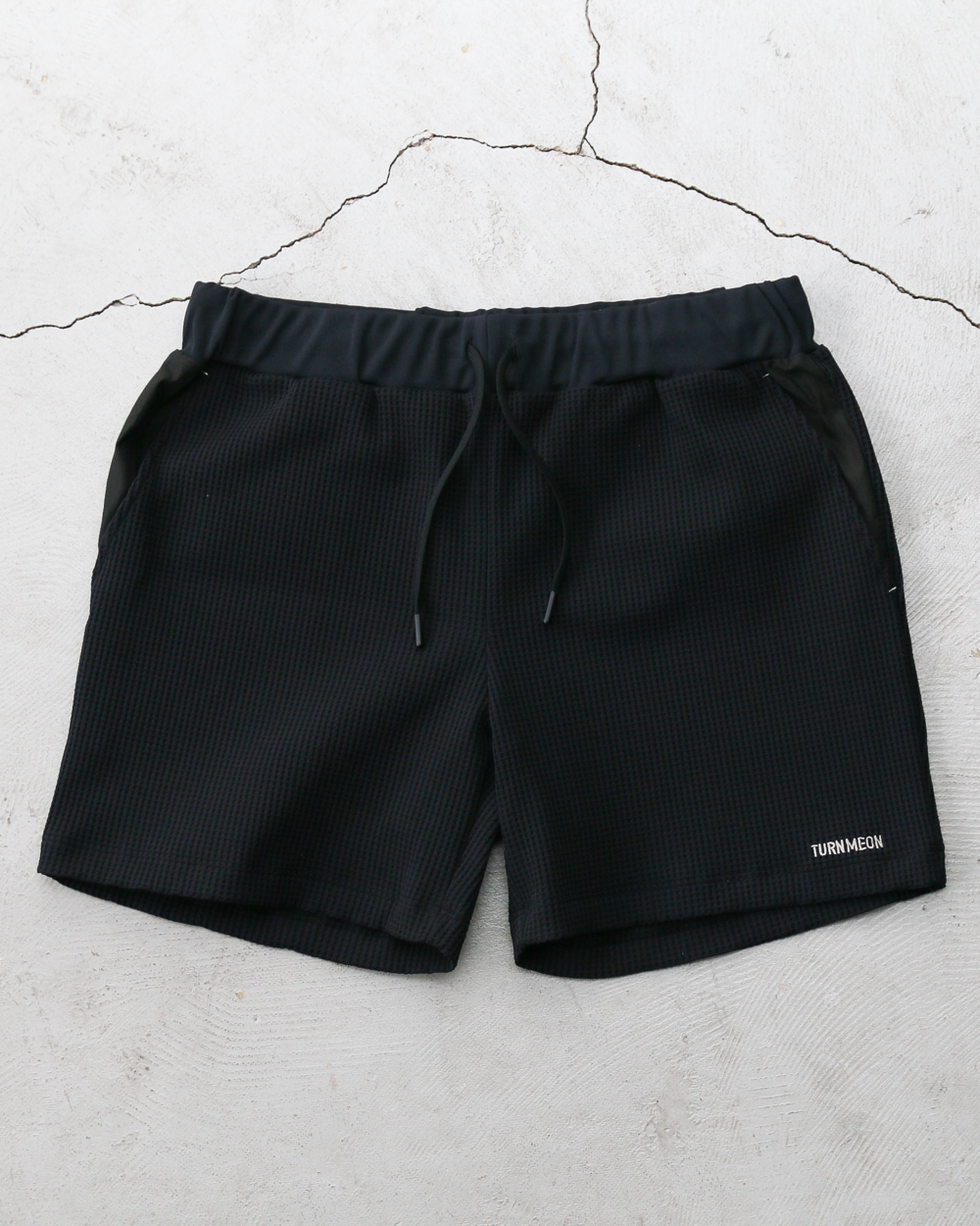 TURN ME ON Waffle Thermal Easy Shorts Black