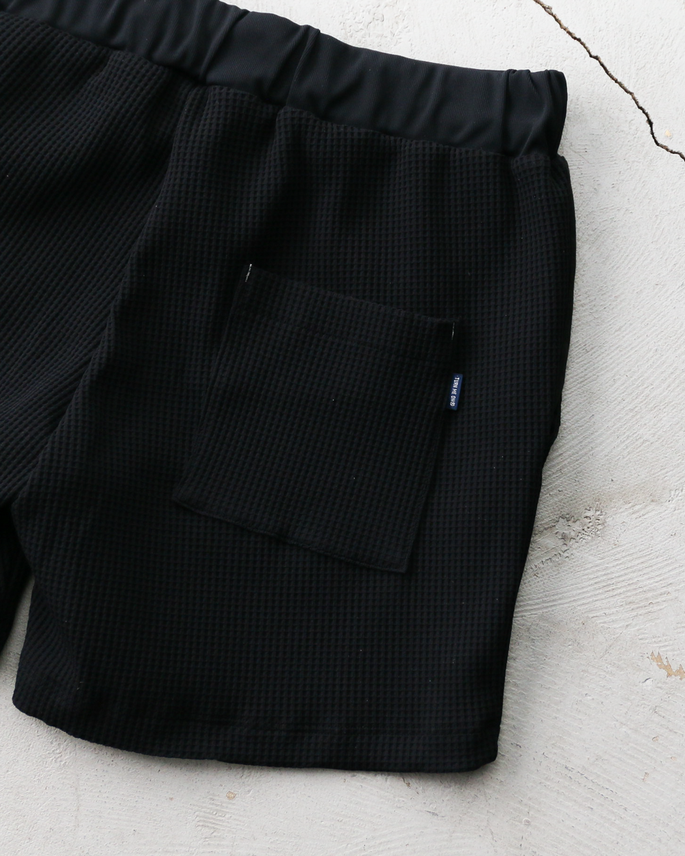 TURN ME ON Waffle Thermal Easy Shorts Black