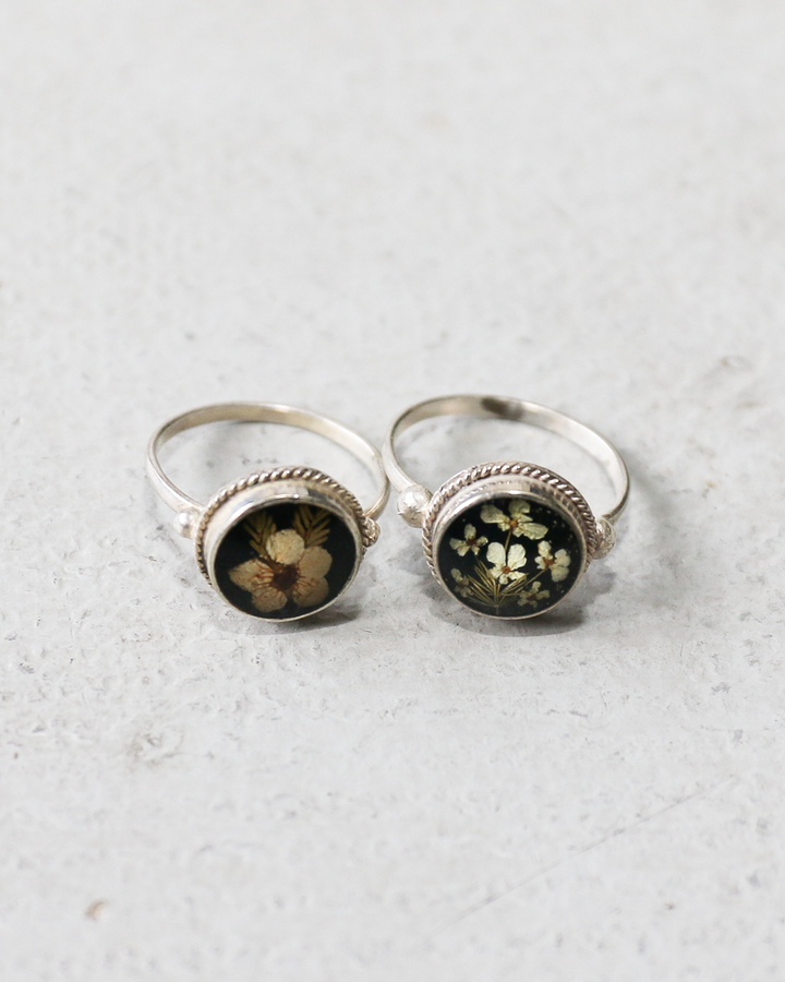 GUSTAVO FLOWER WREATH RING
