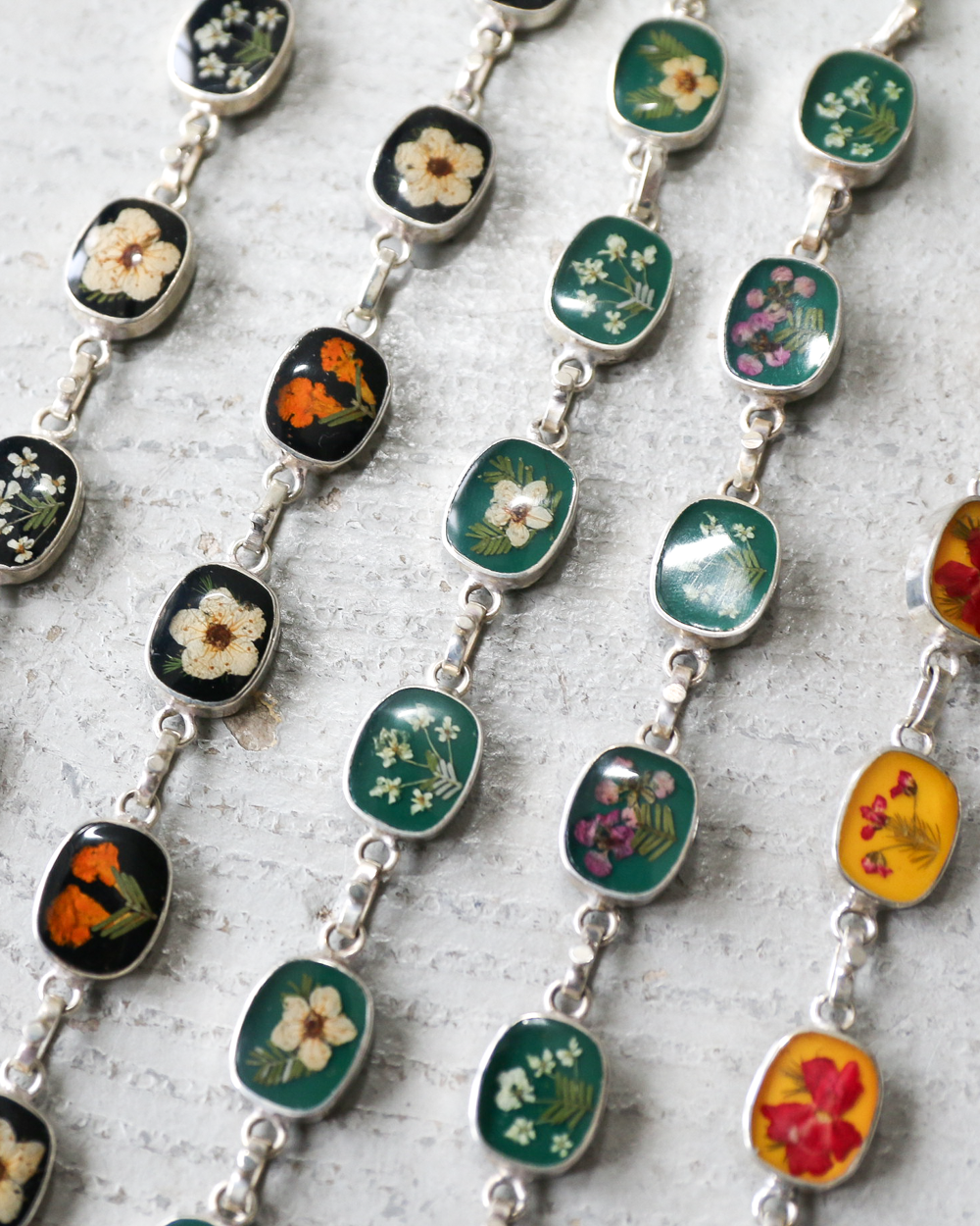 GUSTAVO FLOWER CHAIN BRACELET