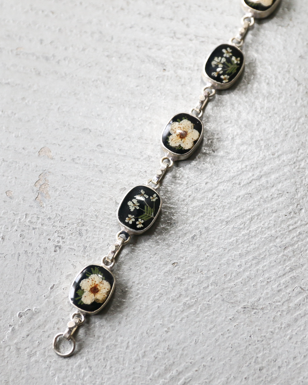 GUSTAVO FLOWER CHAIN BRACELET