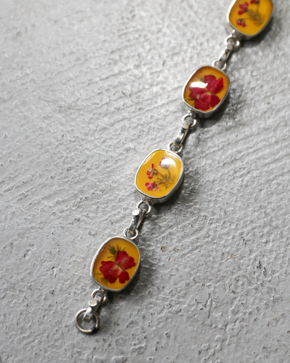 GUSTAVO FLOWER CHAIN BRACELET