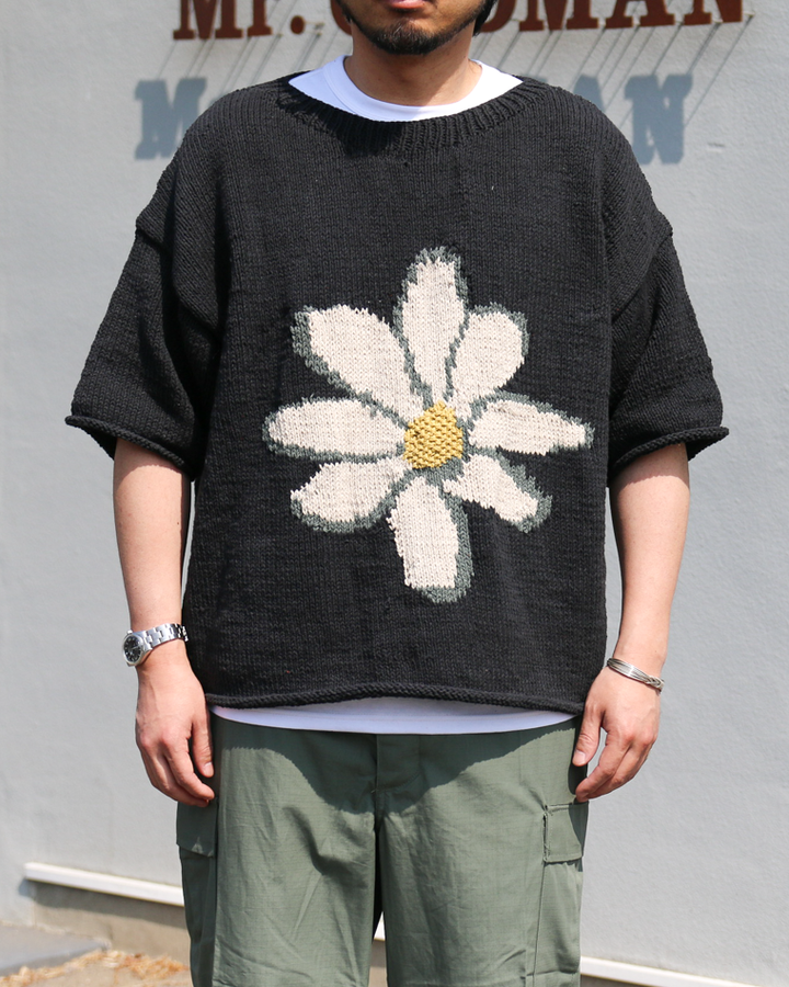 MacMahon Knitting Mills Big S/S Crew Neck Knit-Flower Black